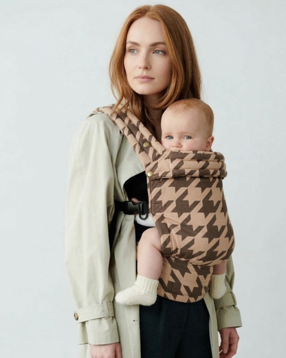 Houndstooth Ergonomic Baby Carrier | Hazelnut