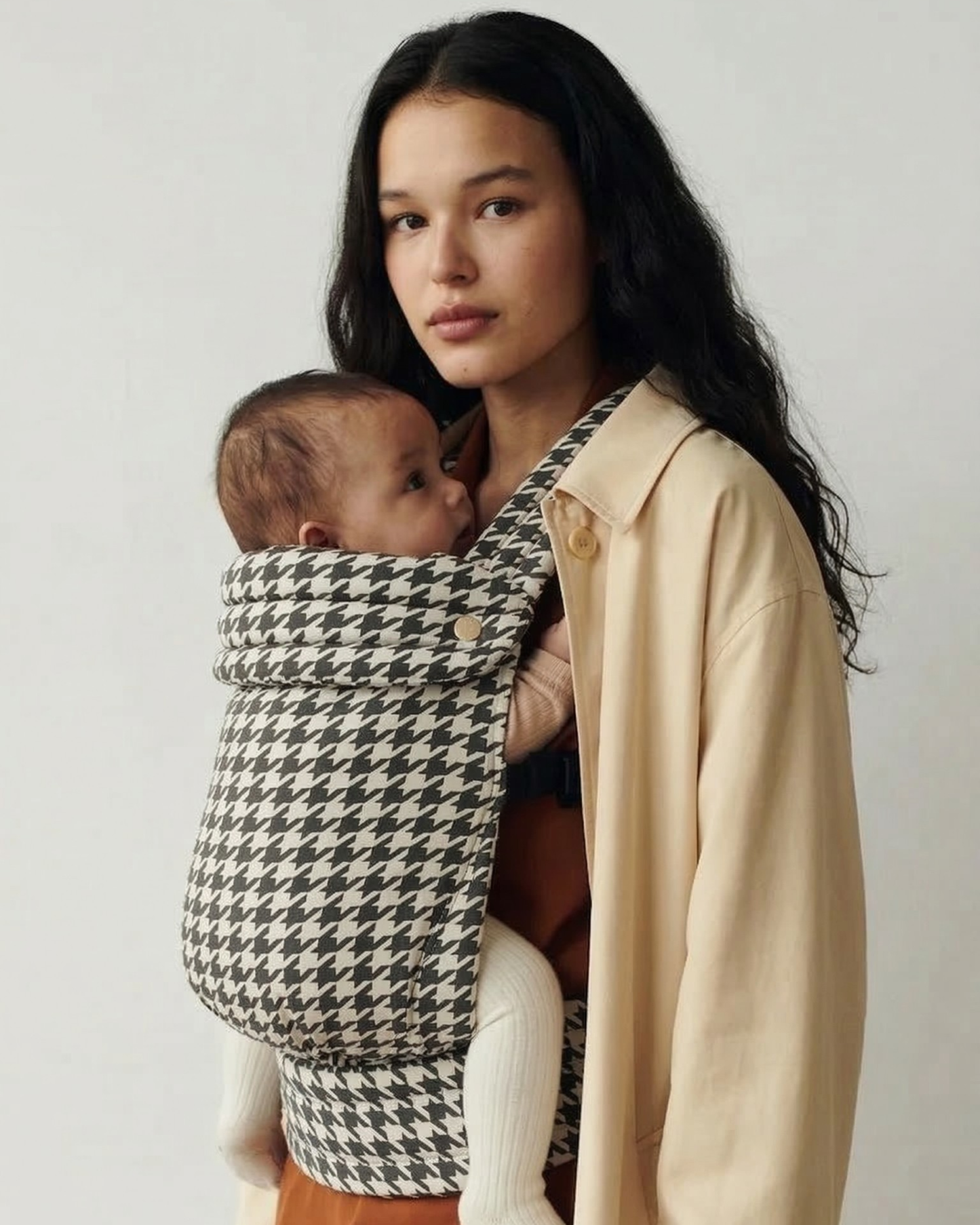 Icon Ergonomic Baby Carrier | Black & White